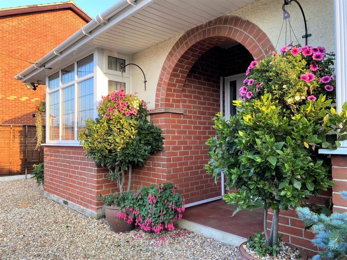 En-Suite Nook Near Forest & Sea, Great Value With Fridge, Microwave And Tv Lymington Dış mekan fotoğraf